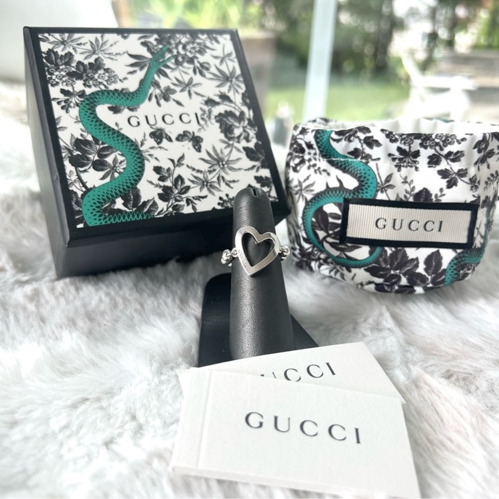 Gucci Toggle Logo Heart Ring in Sterling Silver
